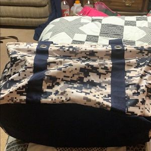 Thirty one medium utility tote